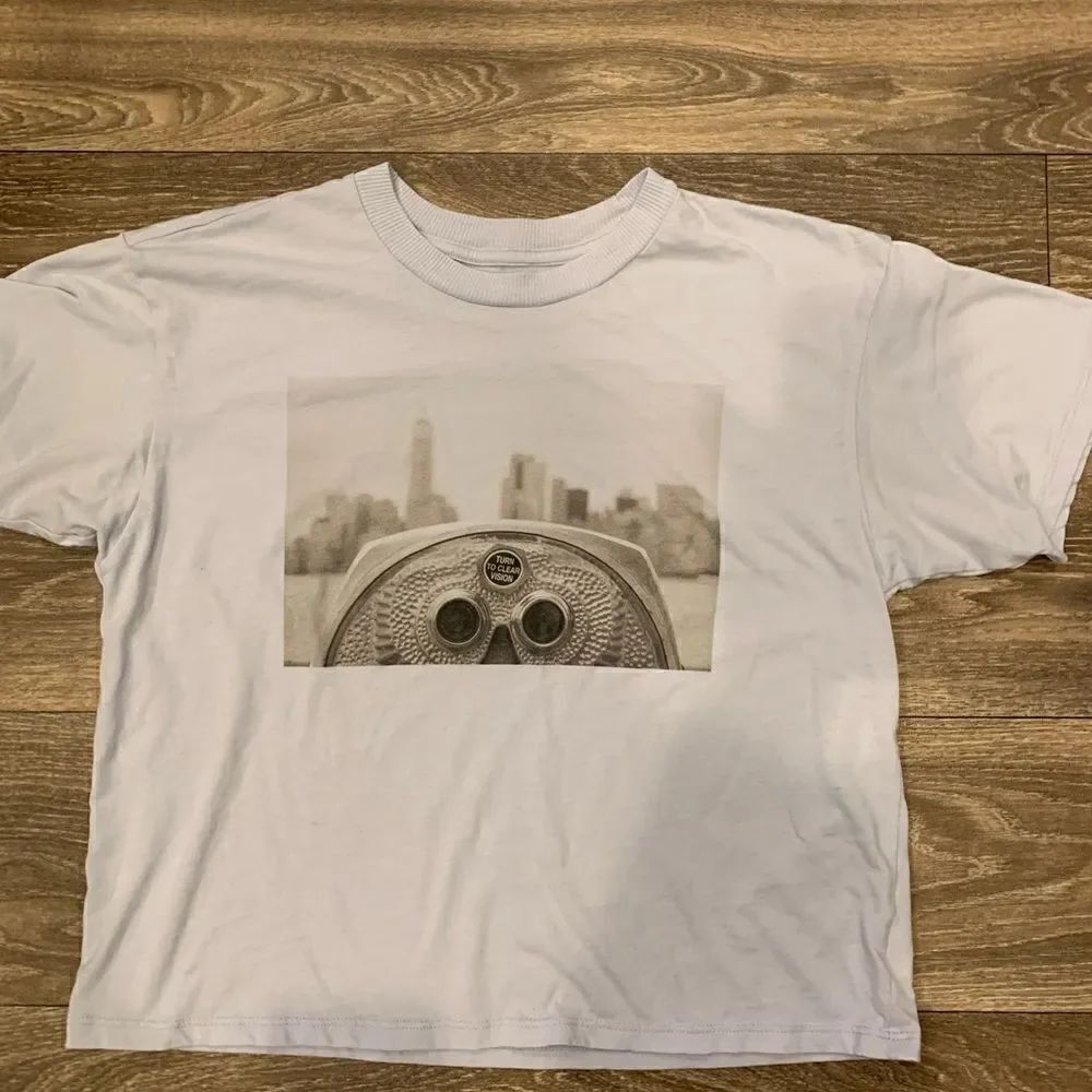 American Eagle short sleeve tee shirt.  Size: S.